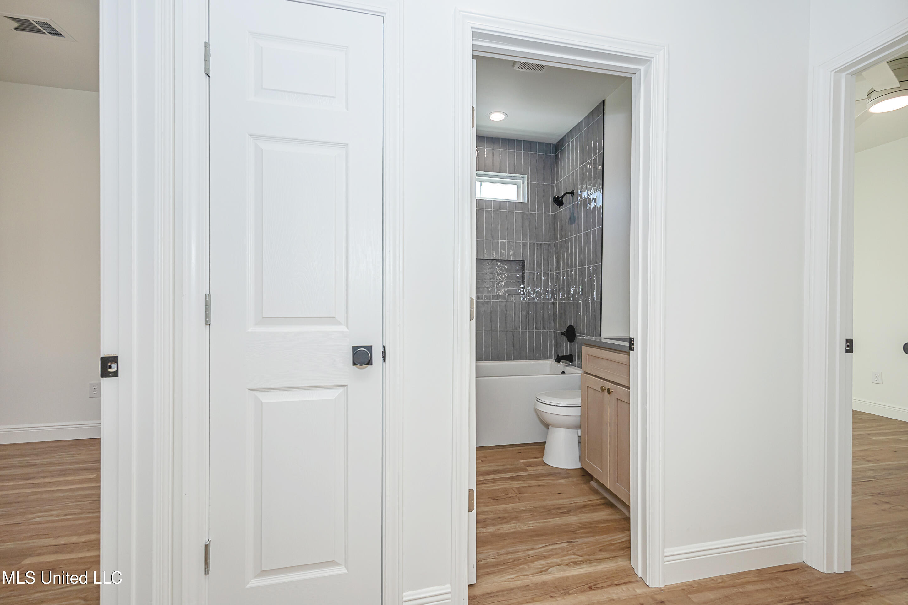 811 Bay Street Ocean Springs, MS 39564 - Photo 42 of 66 IMG_2536