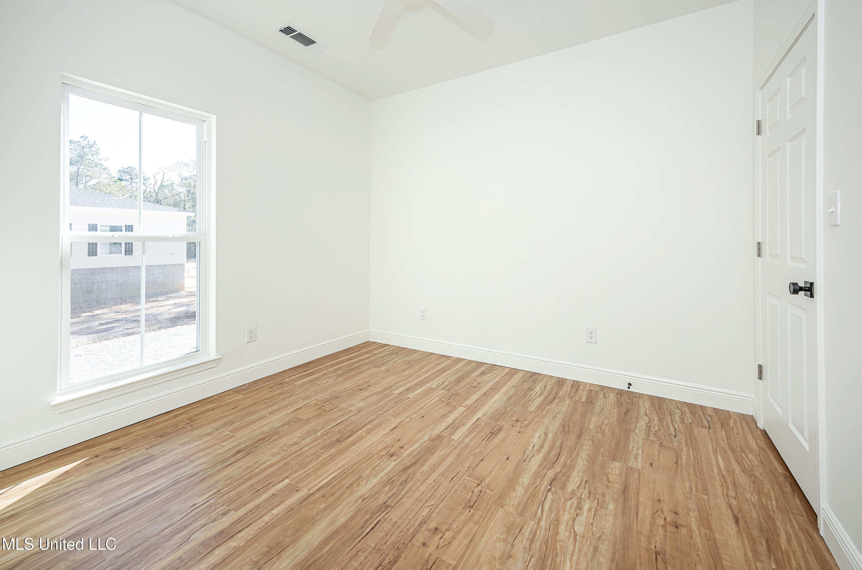 811 Bay Street Ocean Springs, MS 39564 - Photo 50 of 66 IMG_2547