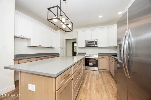 $260,000 | 811 Bay Street, Ocean Springs, MS 39564