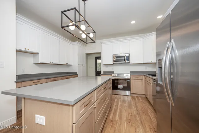 $260,000 | 811 Bay Street, Ocean Springs, MS 39564