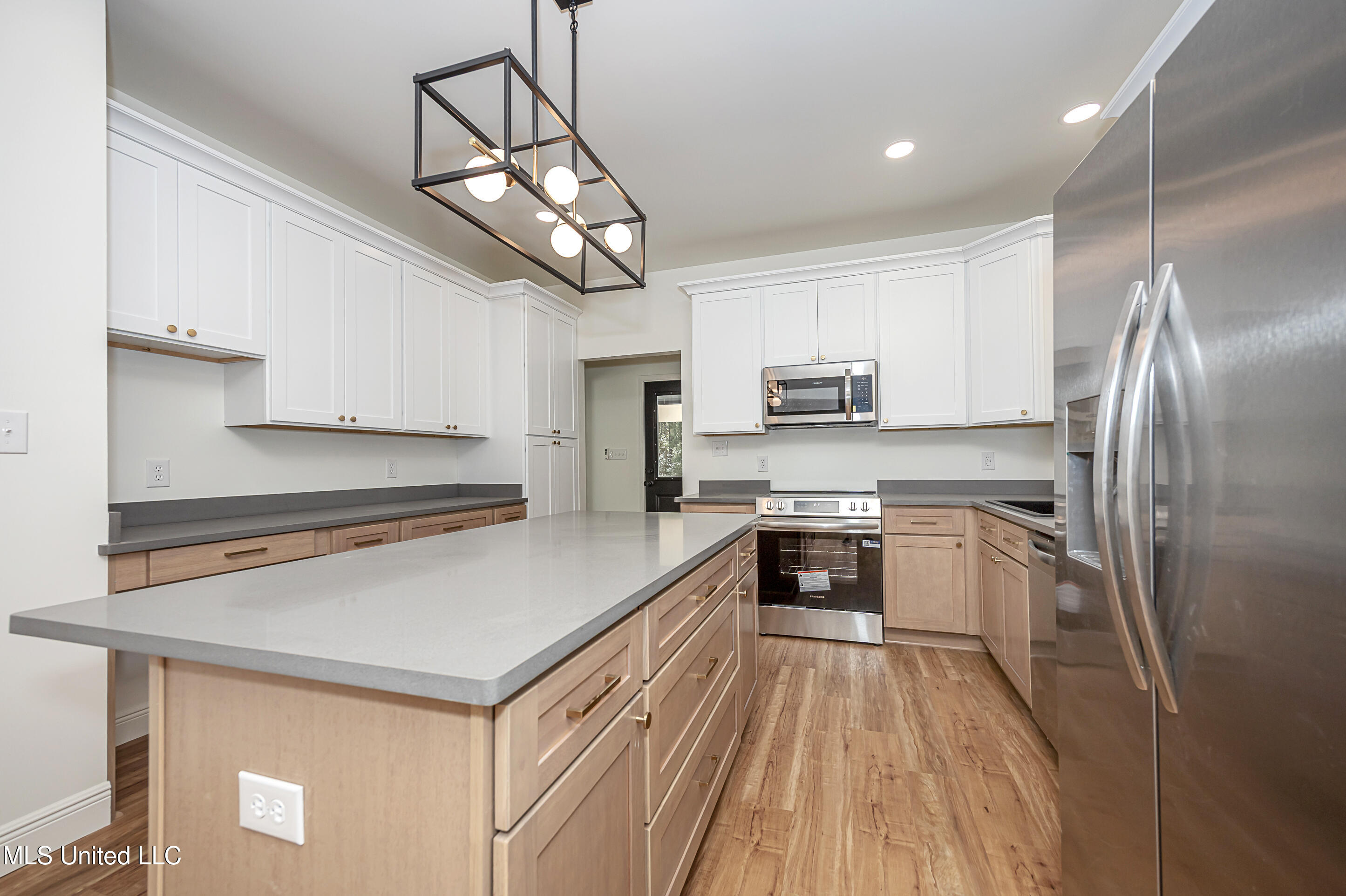 811 Bay Street Ocean Springs, MS 39564 - Photo 55 of 66 IMG_2553