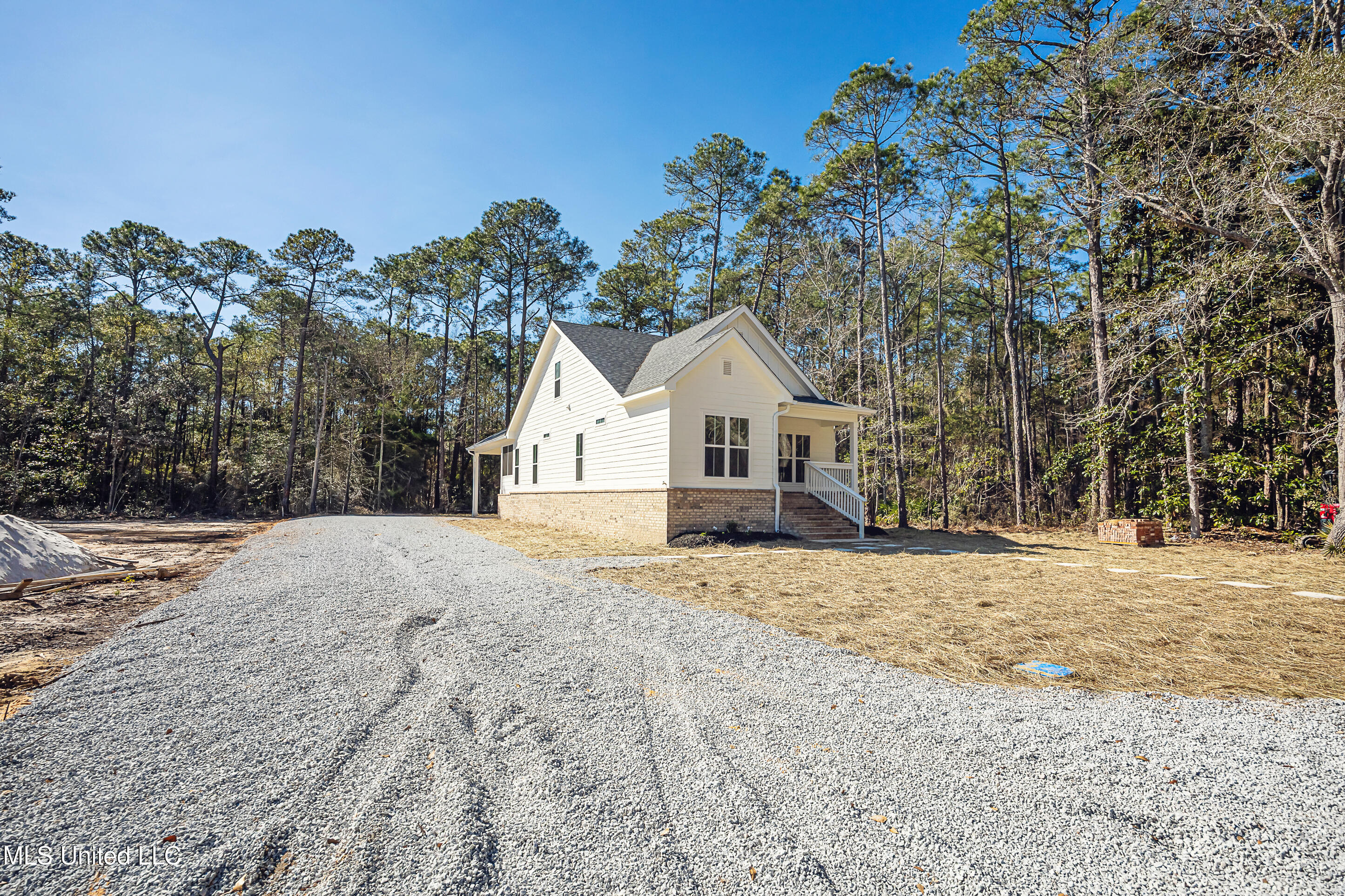 811 Bay Street Ocean Springs, MS 39564 - Photo 6 of 66 IMG_2483