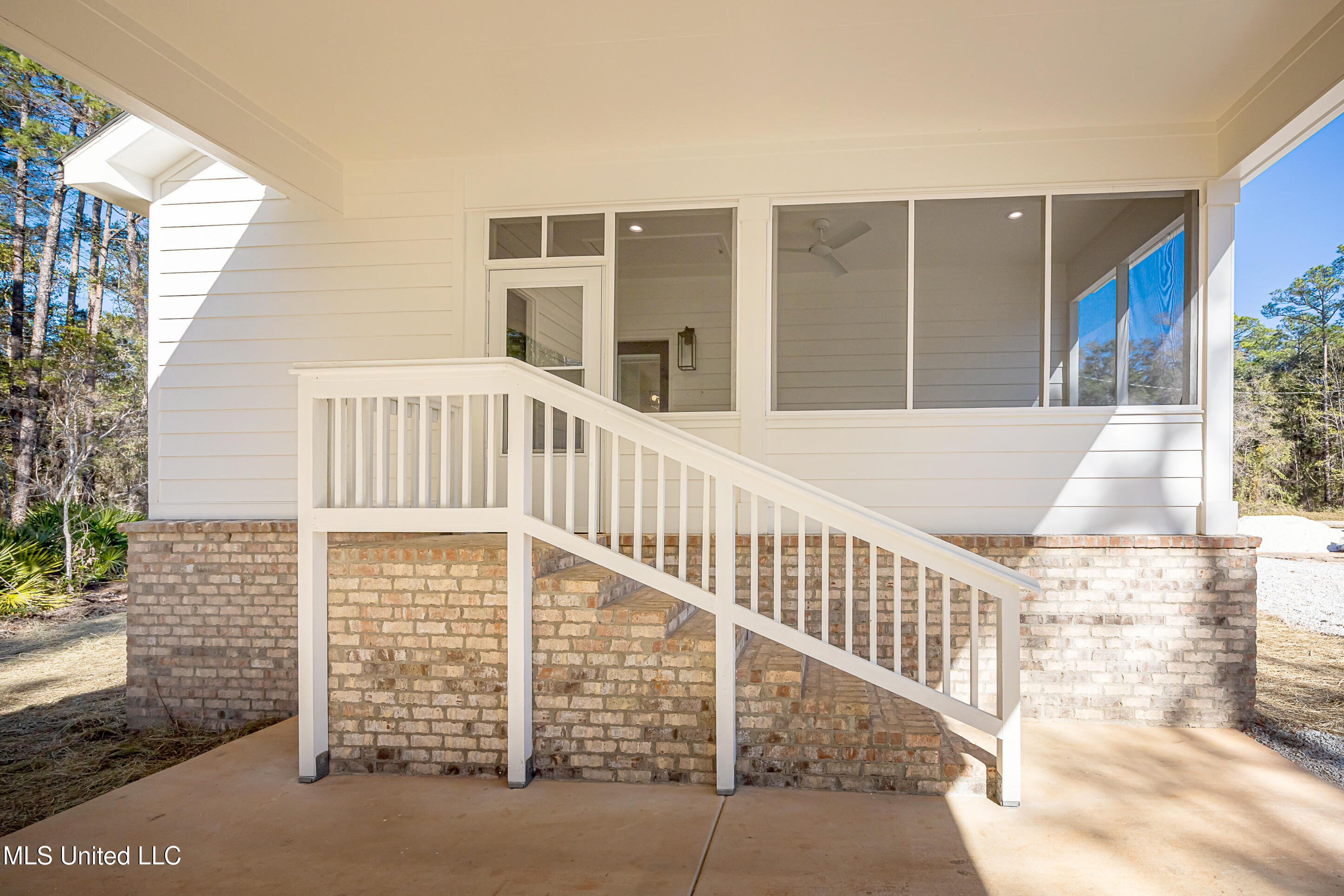 811 Bay Street Ocean Springs, MS 39564 - Photo 64 of 66 IMG_2575