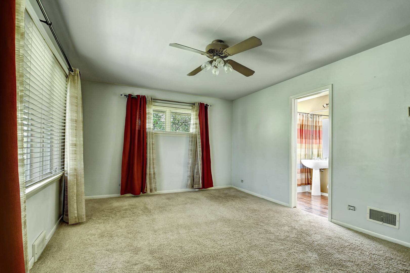 12320 South Ridge Avenue Palos Park, IL 60464 - Photo 13 of 33 a view of empty room with window