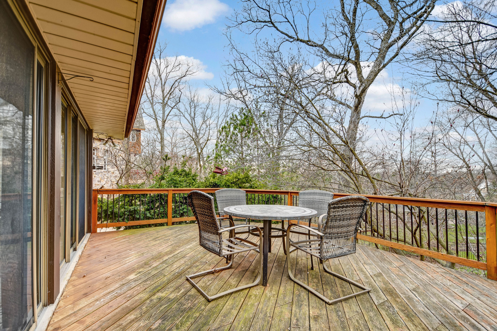 12320 South Ridge Avenue Palos Park, IL 60464 - Photo 27 of 33 a view of a chairs and table on the wooden floor