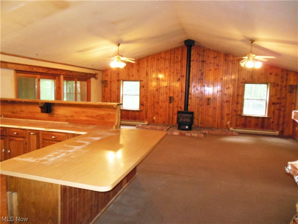 6669 Sidley Road Thompson, OH 44086 - Photo 11 of 18 Great Room
