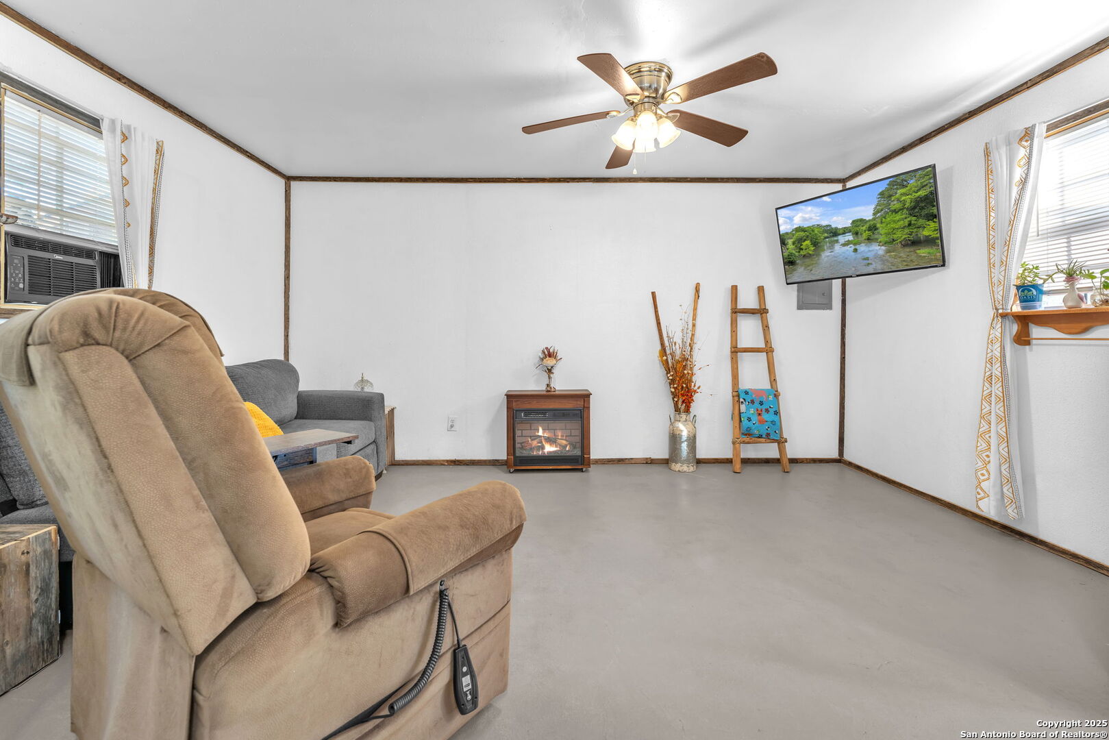 17685 Wisdom Road Lytle, TX 78052 - Photo 35 of 48