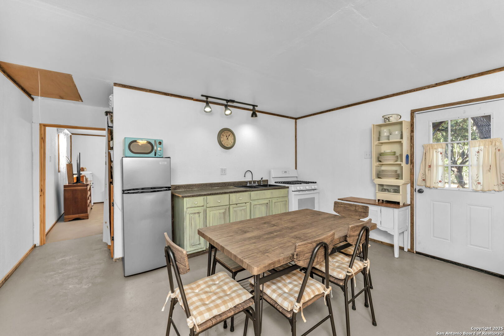 17685 Wisdom Road Lytle, TX 78052 - Photo 36 of 48