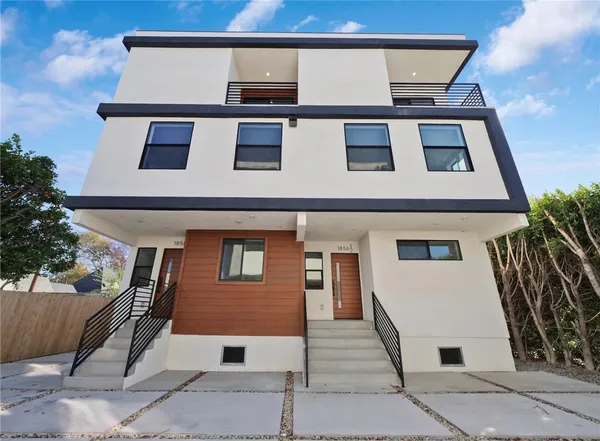 $4,995 | 1856 Redondo Boulevard, Los Angeles, CA 90019
