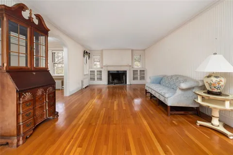 $1,395,000 | 555 Great Road, Lincoln, RI 02865