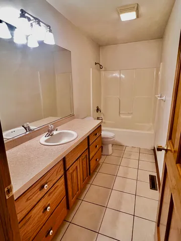 $230,000 | 934 Evans Street, Ottawa, IL 61350