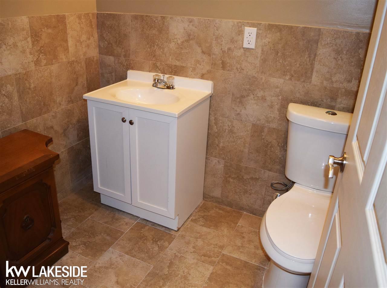 30909 Bradmore Road Warren, MI 48092 - Photo 45 of 50 31334757-44.JPG