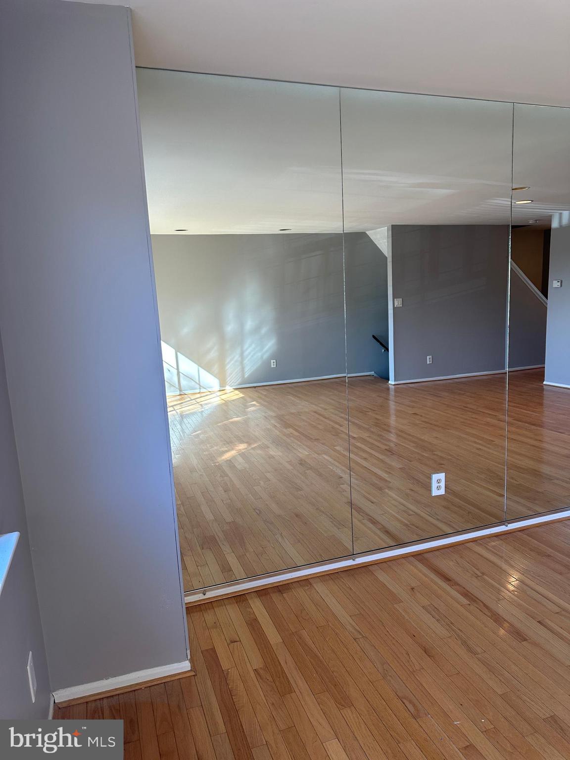 33 Jones Valley Circle Baltimore, MD 21209 - Photo 7 of 26 Living area