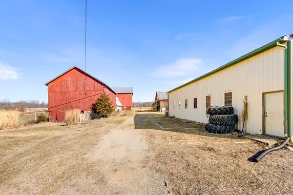 $775,000 | 8360 Day Road, Pittsford, MI 49271