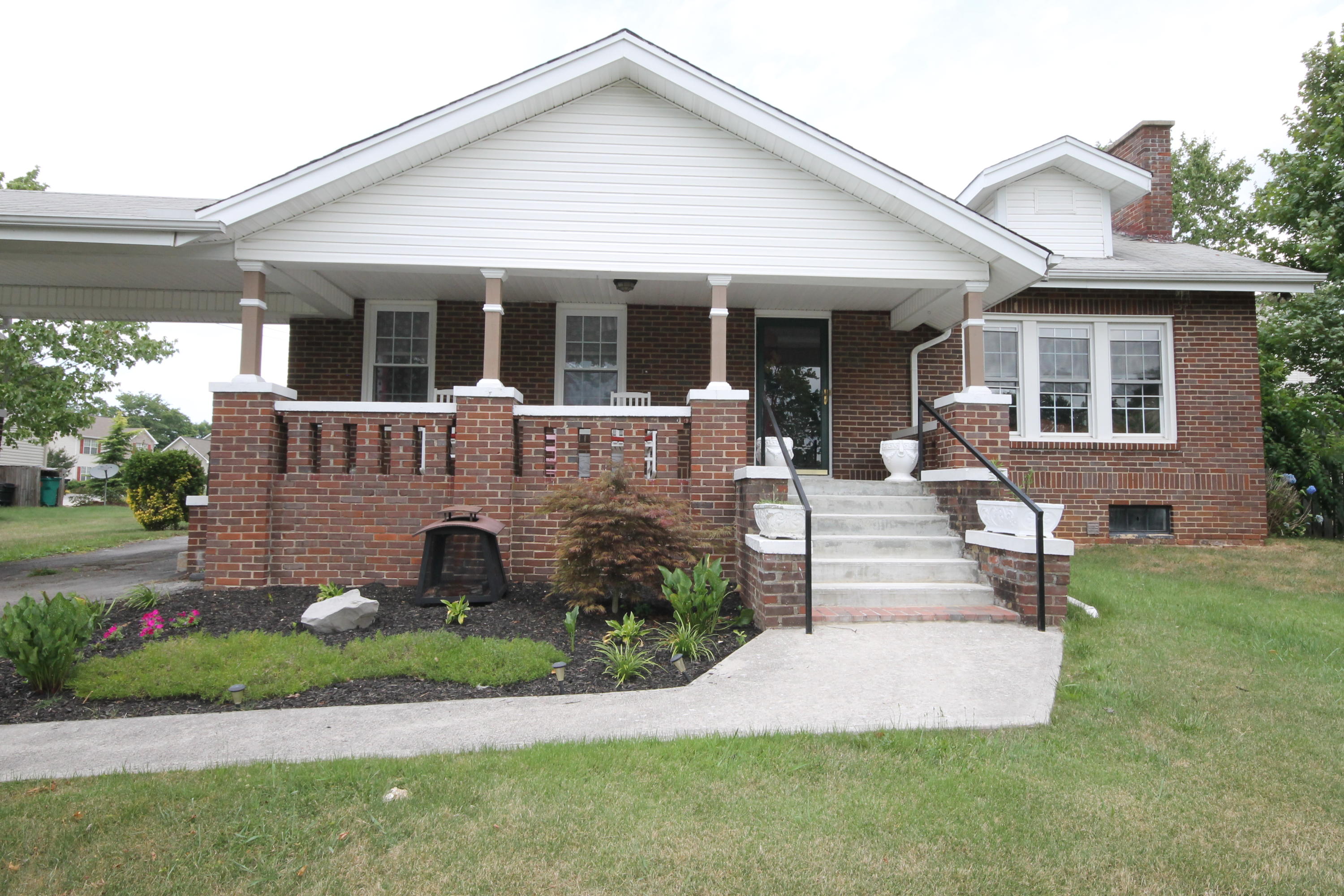 7920 Sharp Road Powell, TN 37849 - Photo 2 of 25 Front