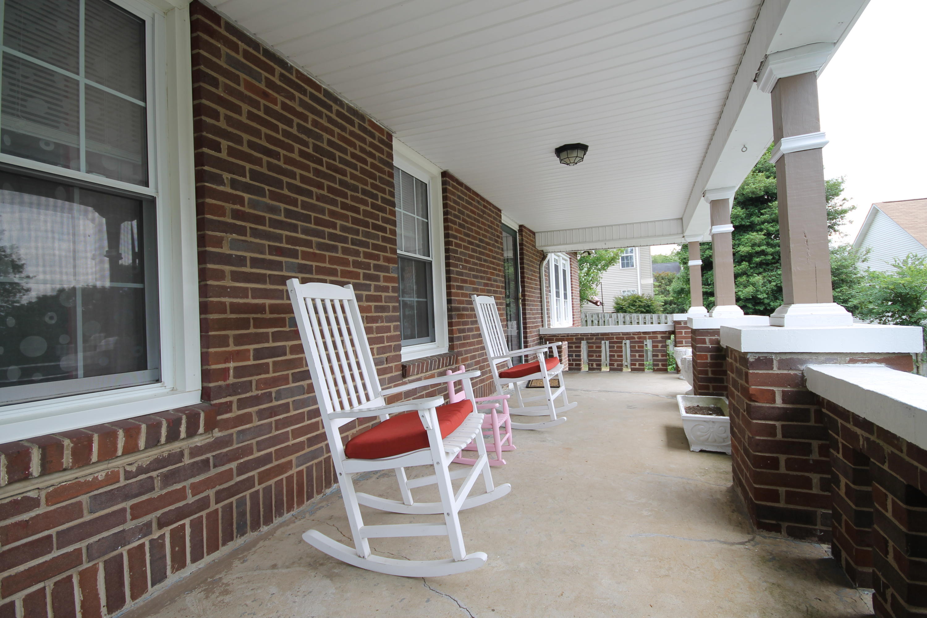 7920 Sharp Road Powell, TN 37849 - Photo 4 of 25 Covered Porch