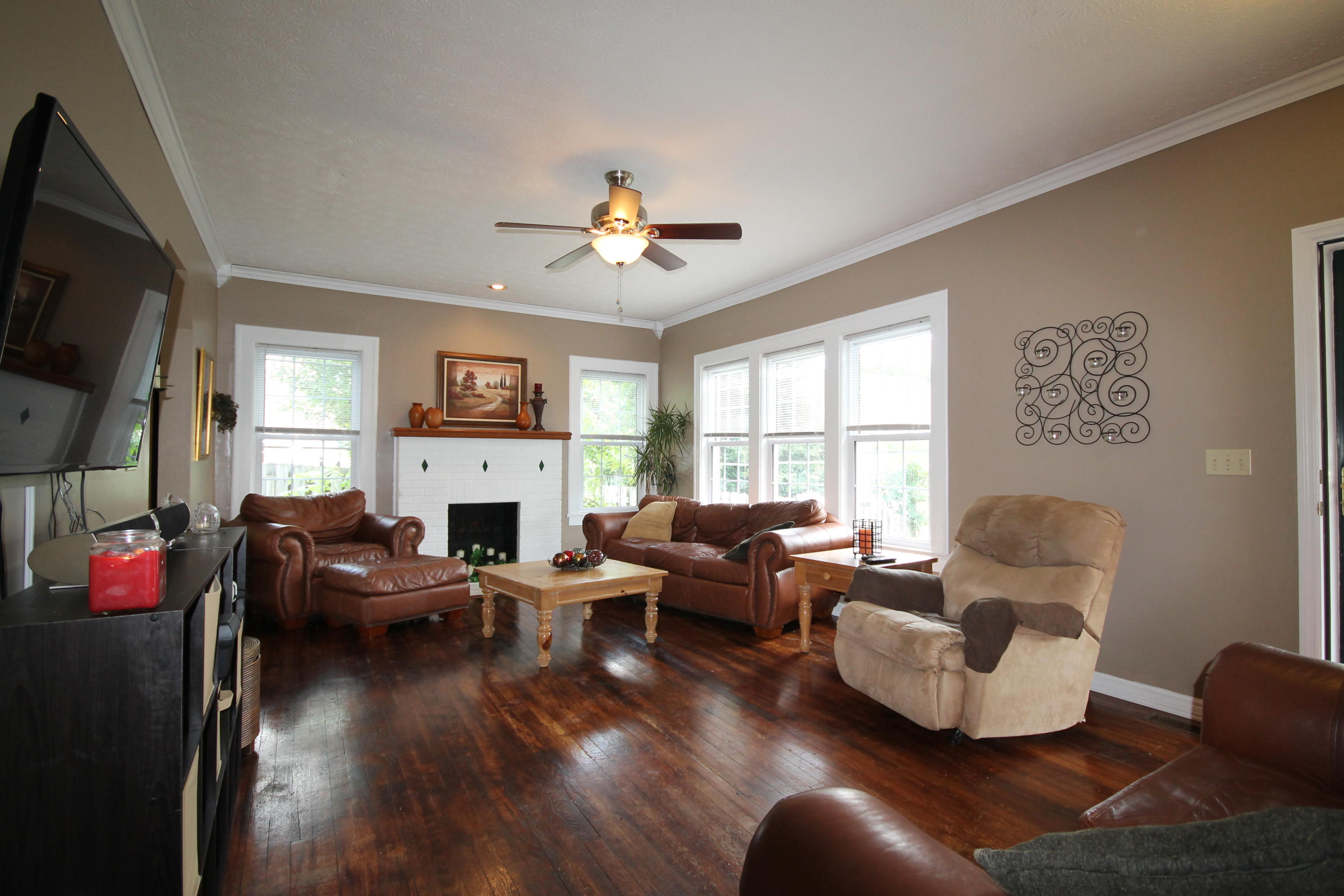 7920 Sharp Road Powell, TN 37849 - Photo 8 of 25 Living Room