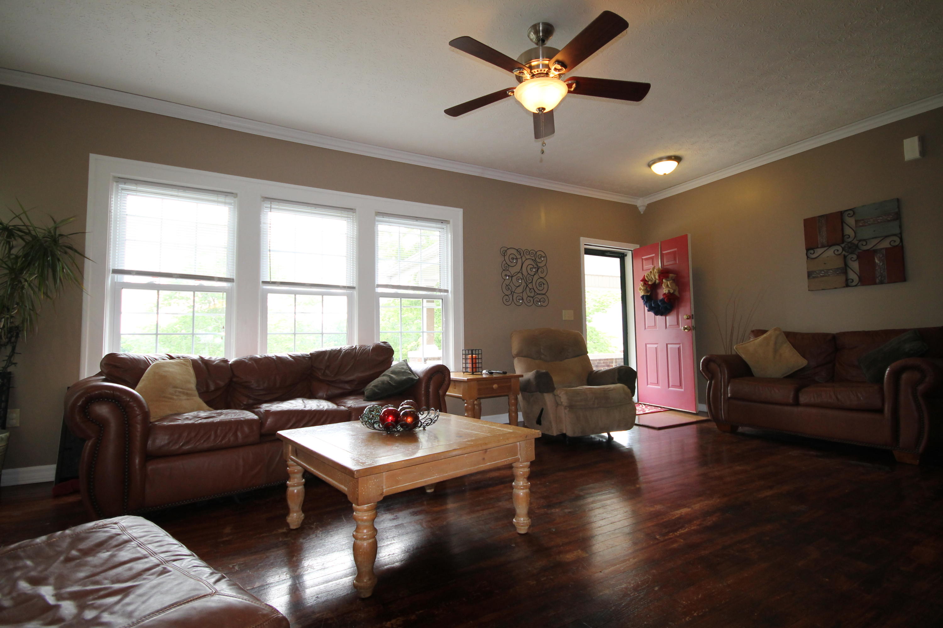 7920 Sharp Road Powell, TN 37849 - Photo 9 of 25 Living Room