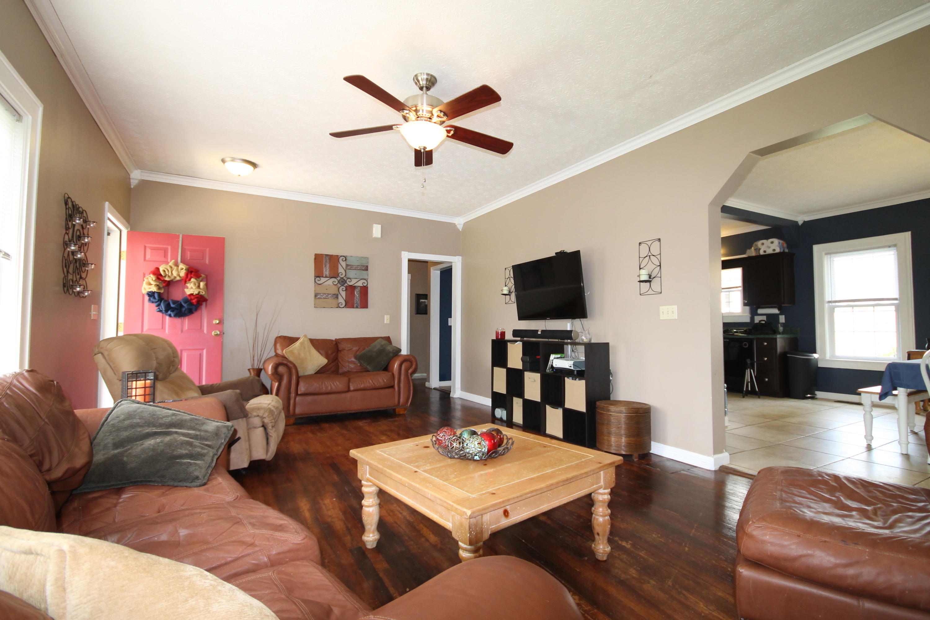 7920 Sharp Road Powell, TN 37849 - Photo 10 of 25 Living Room