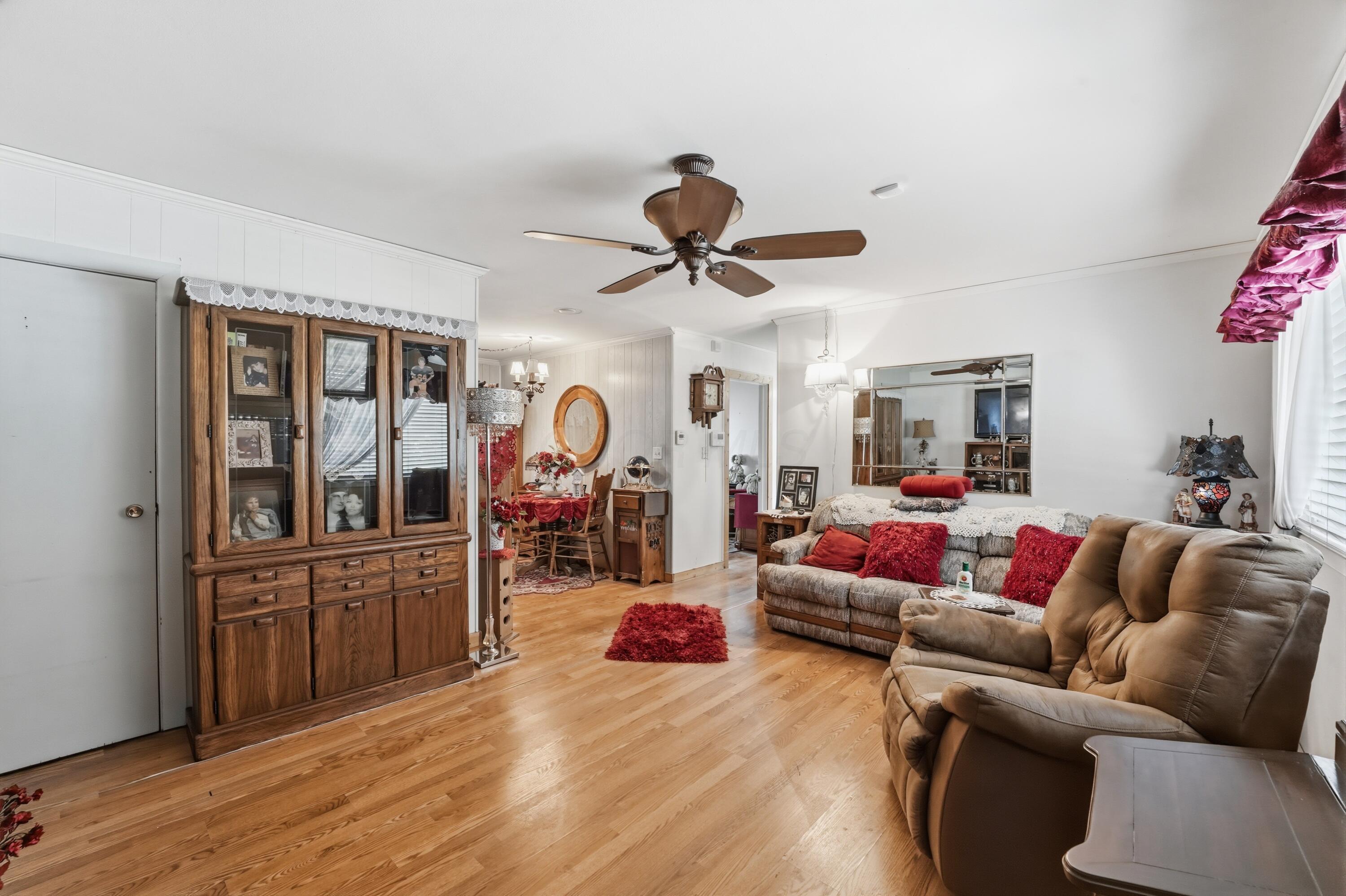 3532 Tremaine Road Columbus, OH 43232 - Photo 4 of 26 Gallery Image 4