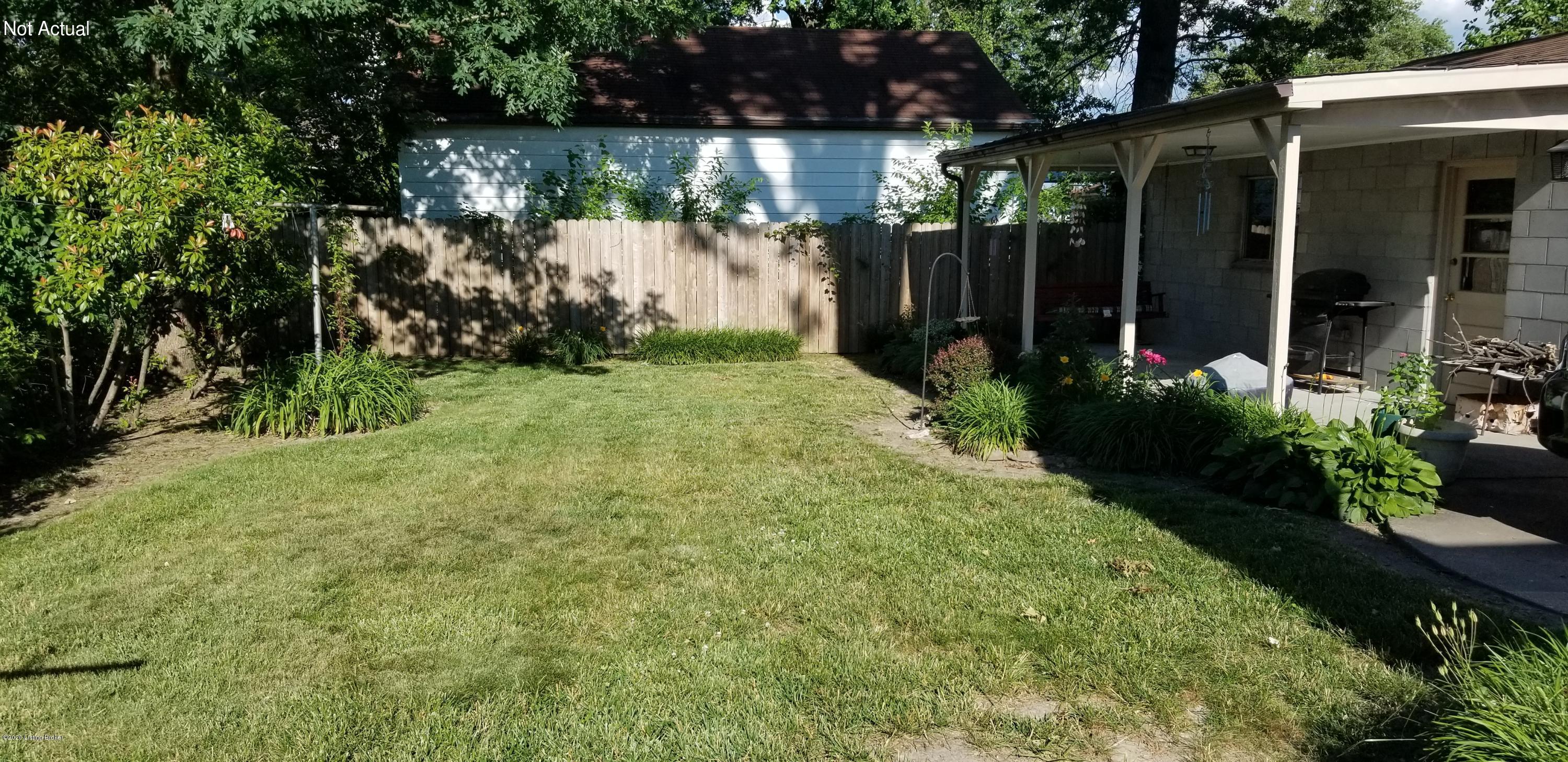 3433 Janell Road Louisville, KY 40216 - Photo 5 of 18 Back yard/Porch
