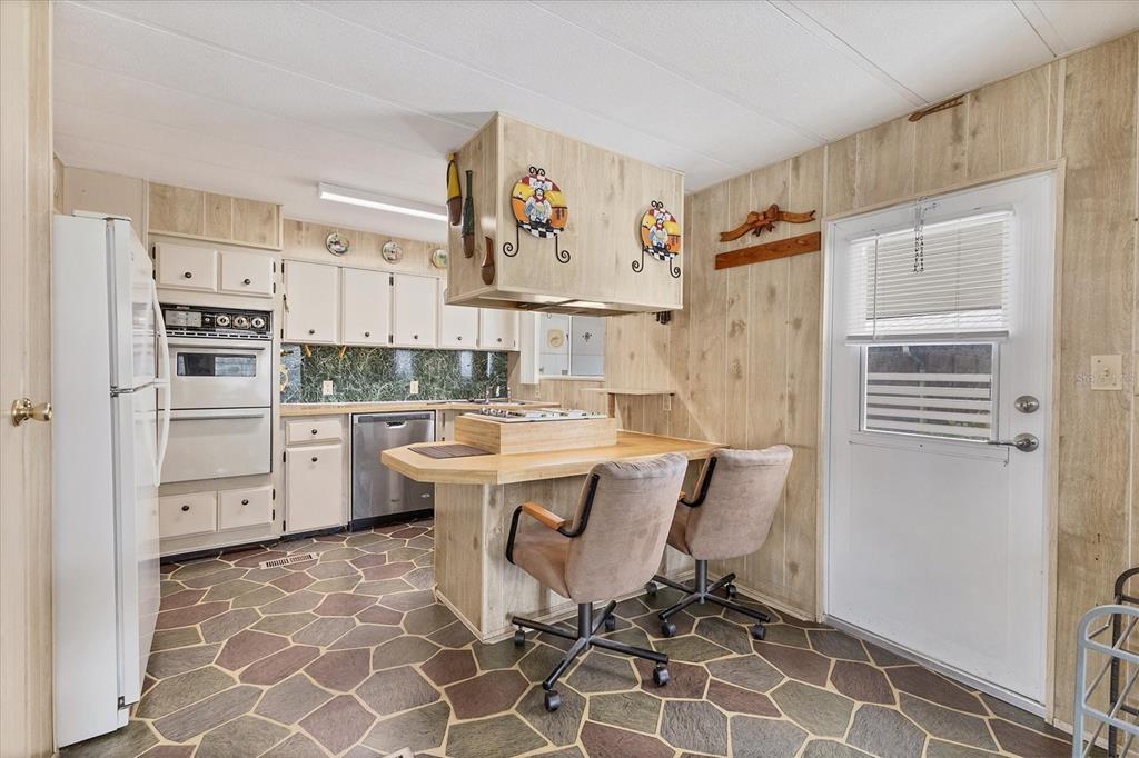 4508 14th Street East Ellenton, FL 34222 - Photo 7 of 40