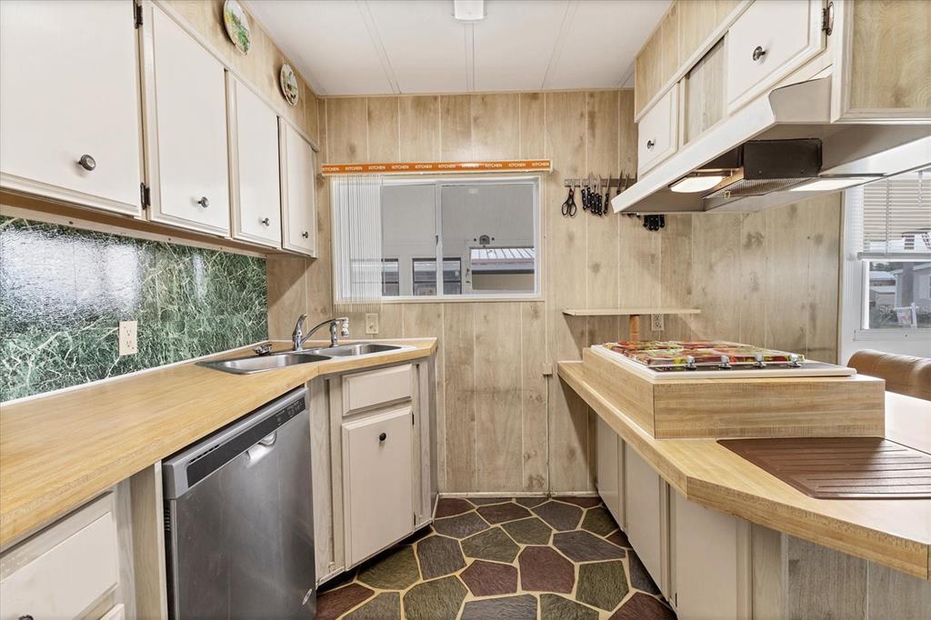 4508 14th Street East Ellenton, FL 34222 - Photo 9 of 40