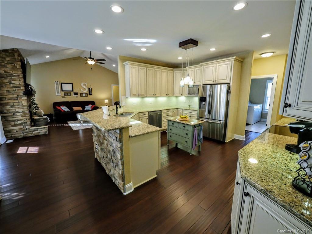 6344 Skylark Road Pfafftown, NC 27040 - Photo 18 of 32 Gallery Image 18