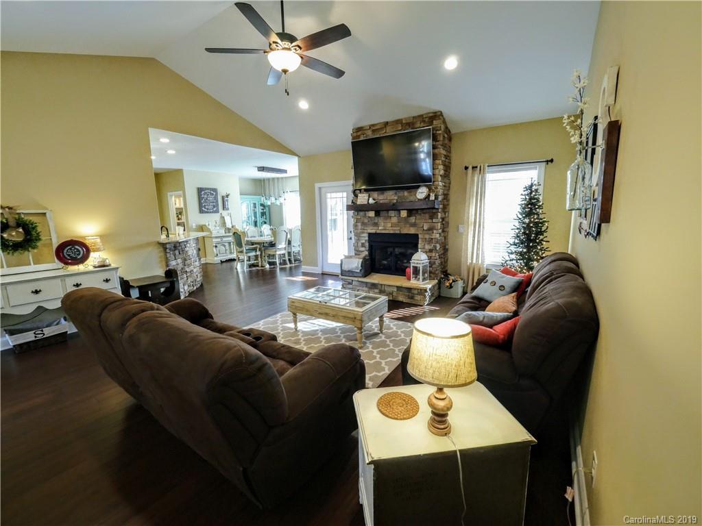 6344 Skylark Road Pfafftown, NC 27040 - Photo 10 of 32 Gallery Image 10