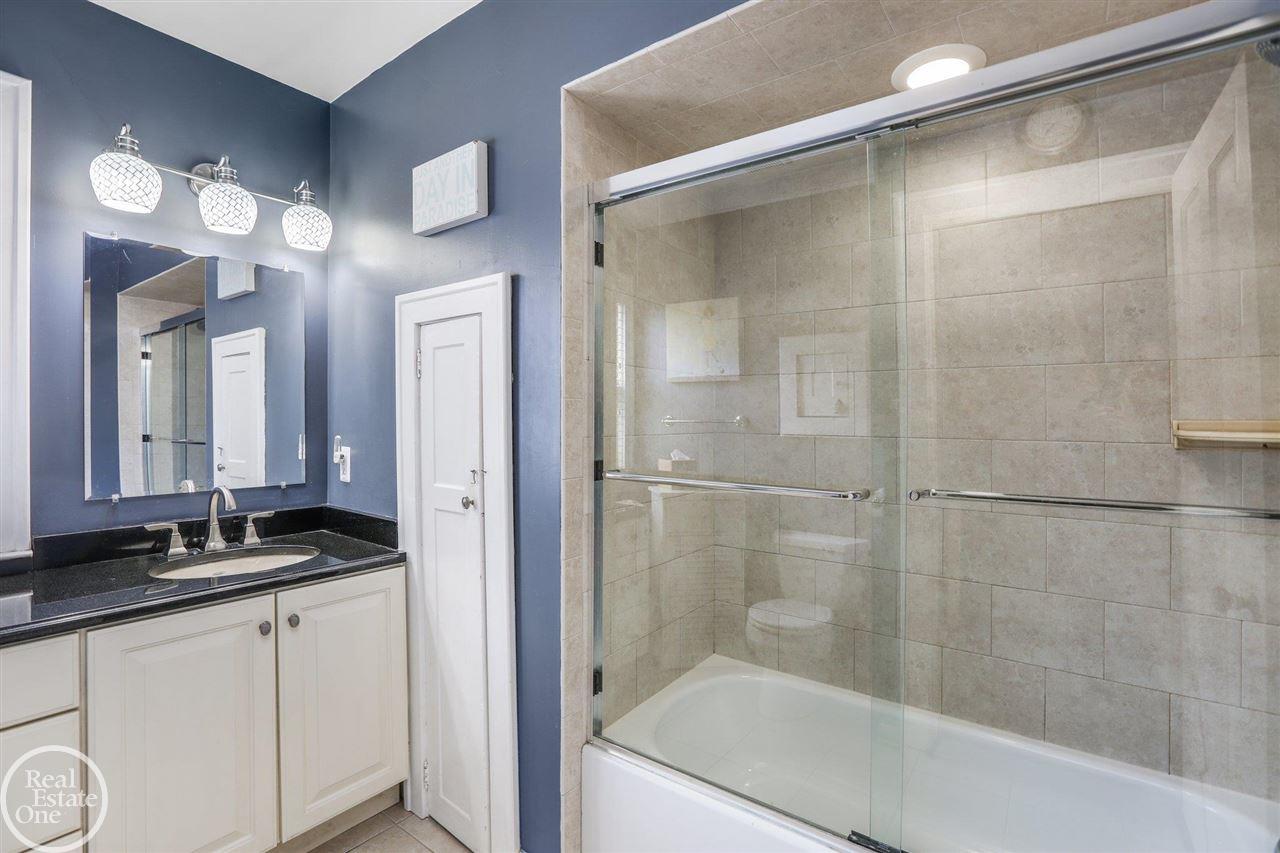 1223 Bishop Road Grosse Pointe, MI 48230 - Photo 23 of 35 50053061-22.JPG