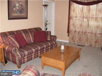 1114 Pierce Road Norristown, PA 19403 - Photo 6 of 12 Family Room