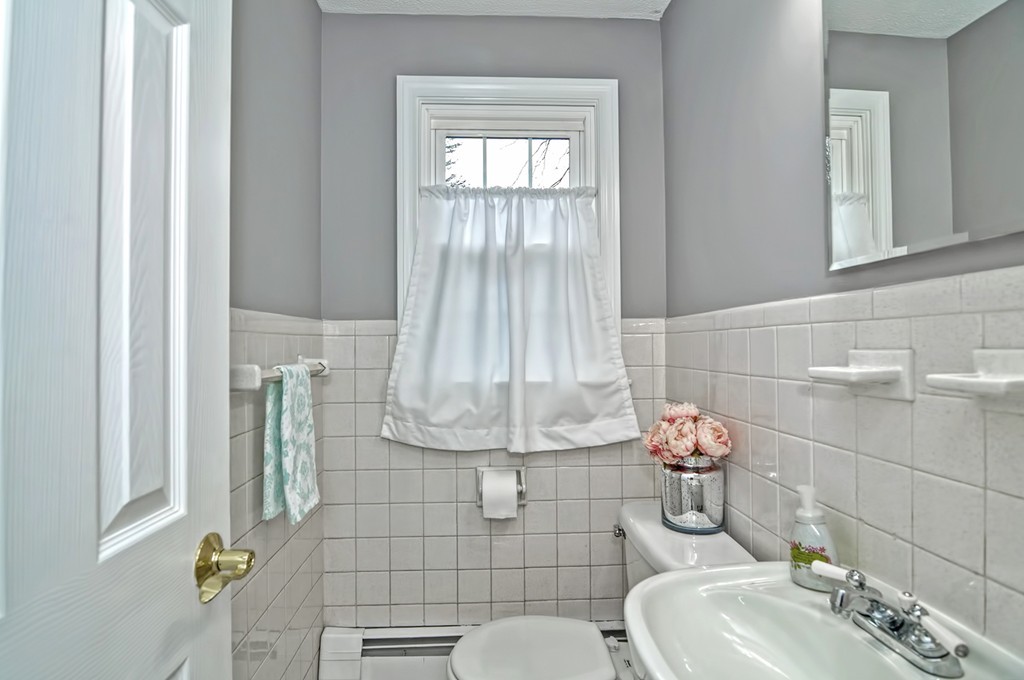891 Great Pond Road North Andover, MA 01845 - Photo 14 of 28 Gallery Image 14