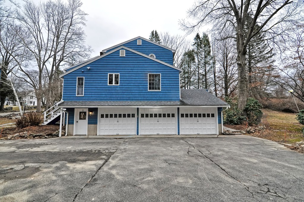 891 Great Pond Road North Andover, MA 01845 - Photo 4 of 28 Gallery Image 4