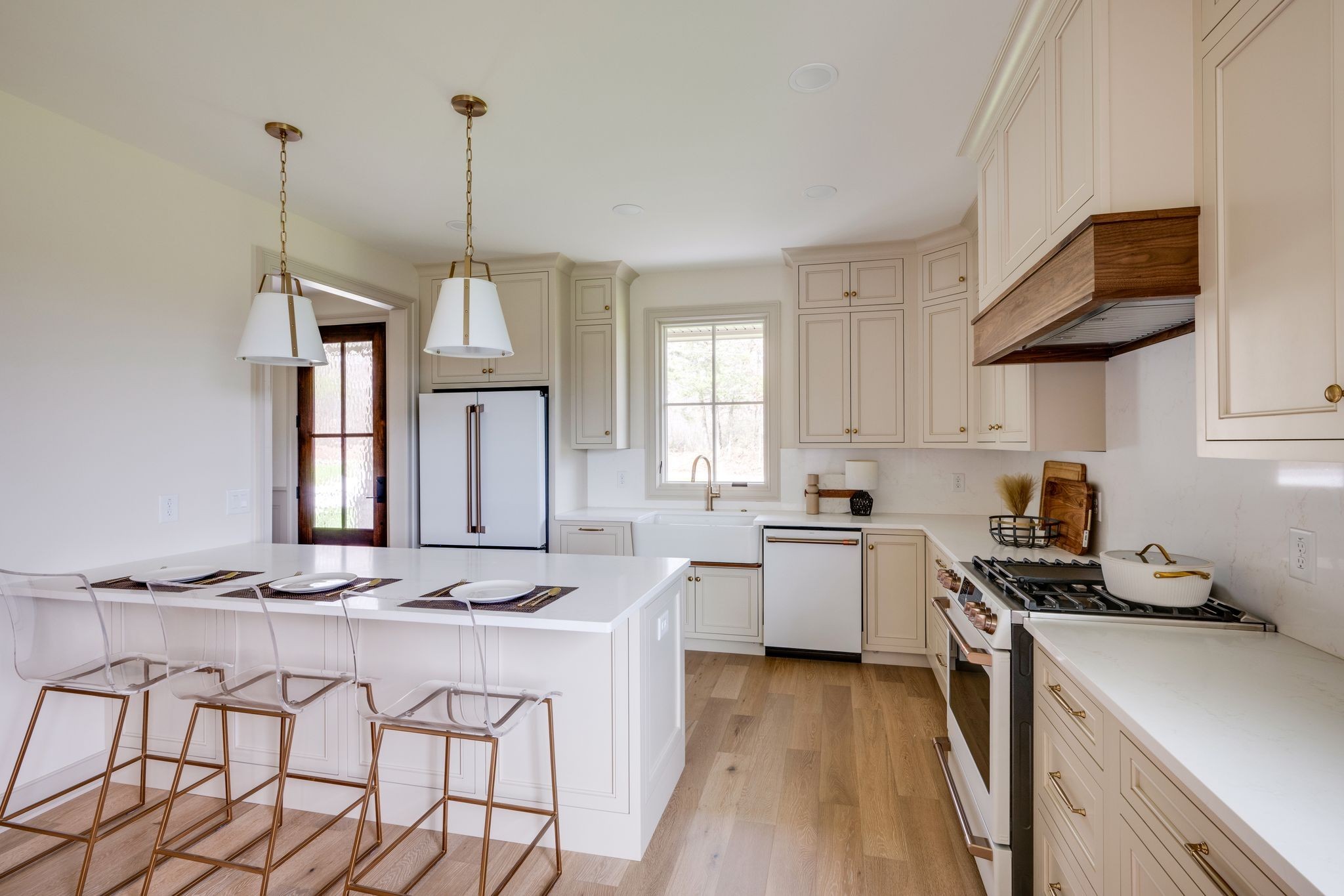924 Hafner Road Charlotte, TN 37036 - Photo 16 of 79 a kitchen that has a lot of cabinets in it and appliances