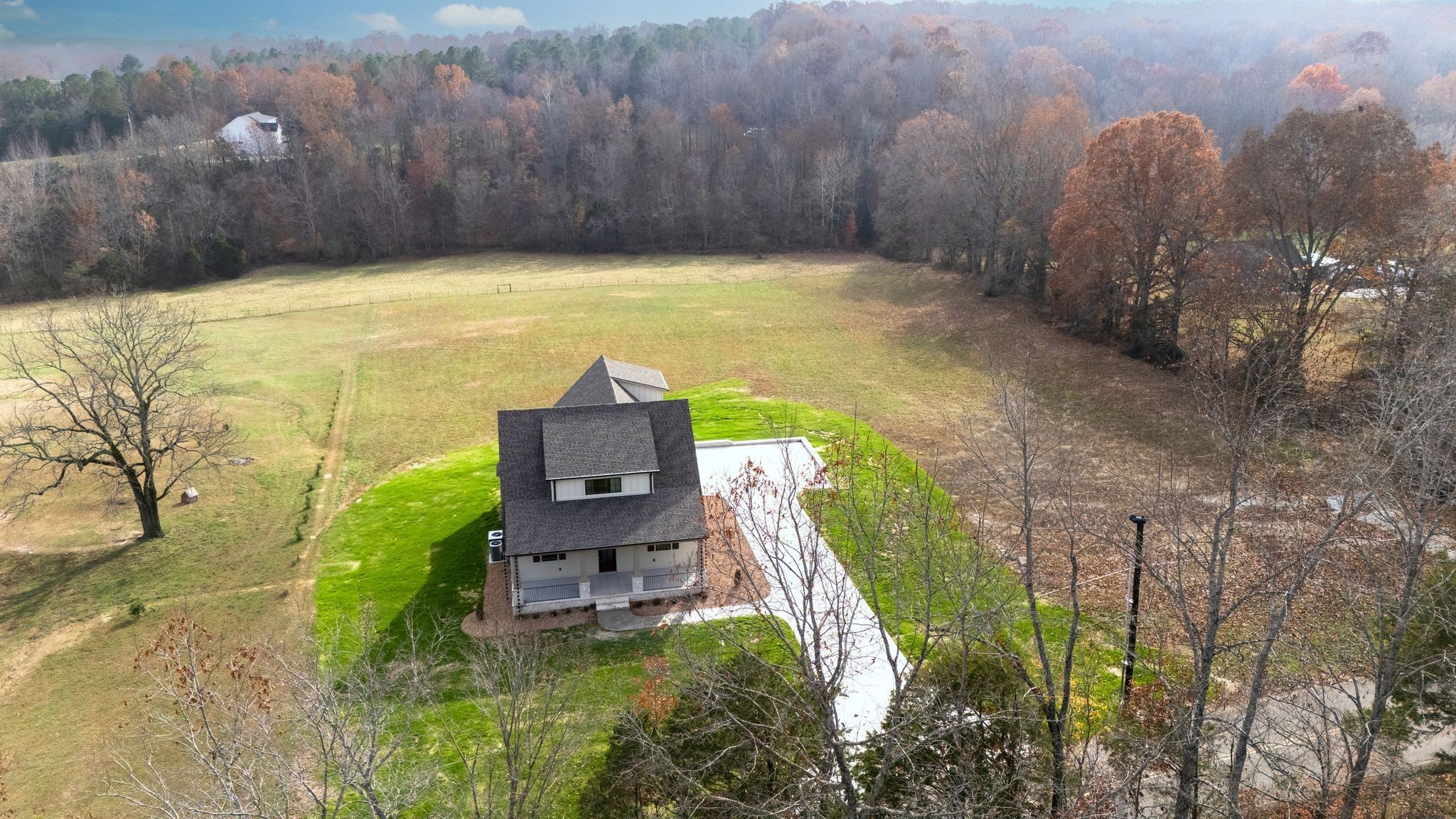 924 Hafner Road Charlotte, TN 37036 - Photo 4 of 79