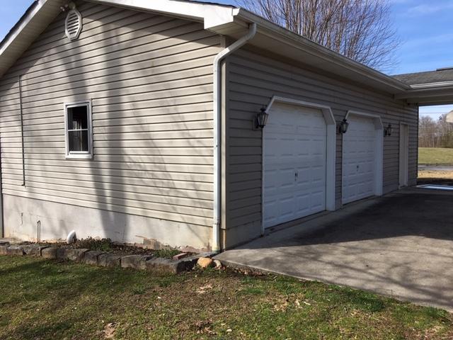 LYONS 1ST DETACHED GARAGE VU 2
