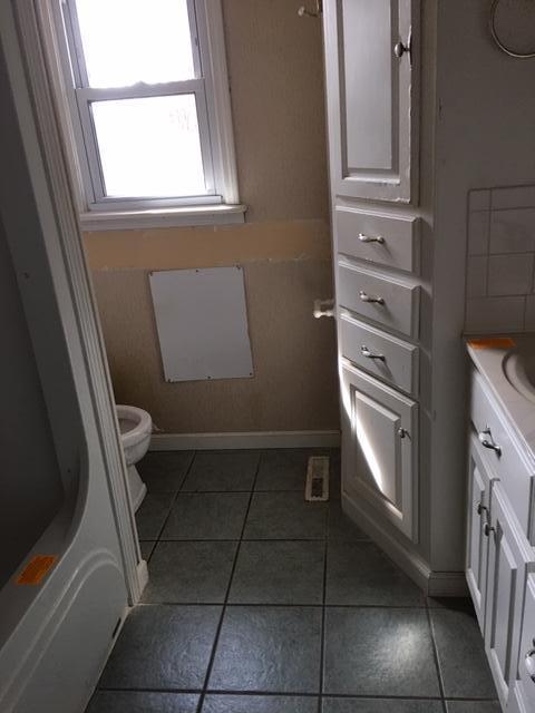351 Lyons Road Bluff City, TN 37618 - Photo 8 of 22 LYONS BATH 1
