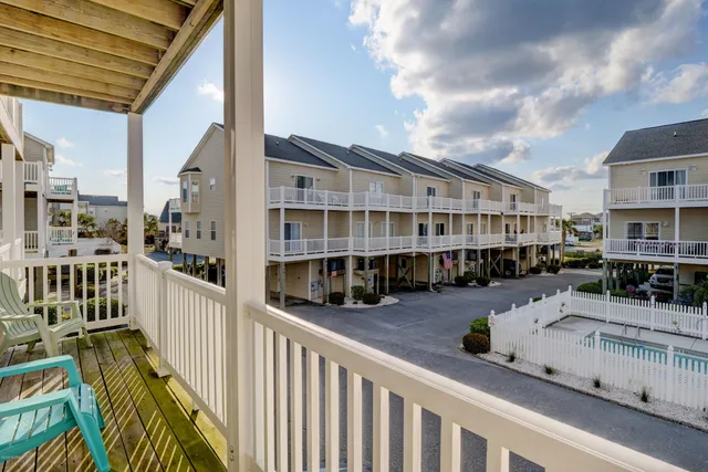 $3,200 | 314 Sea Star Circle, Unit 314, Surf City, NC 28445