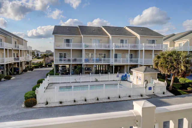 $3,200 | 314 Sea Star Circle, Unit 314, Surf City, NC 28445