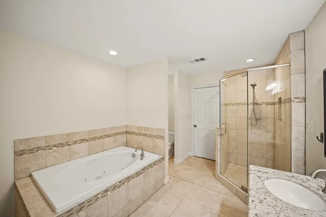 $350,000 | 1641 Beaconshire, Houston, TX 77077