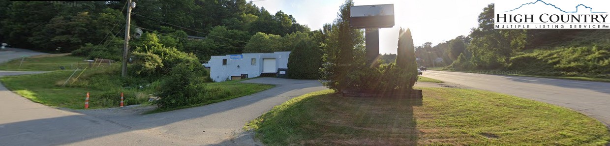 1846 U.S. Highway 421 South Boone, NC 28607 - Photo 7 of 19 a view of a pathway of building