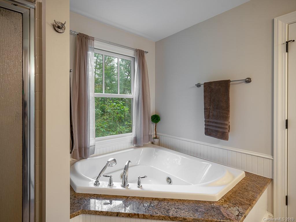 64 Fox Den Road Asheville, NC 28805 - Photo 25 of 41 Gallery Image 25