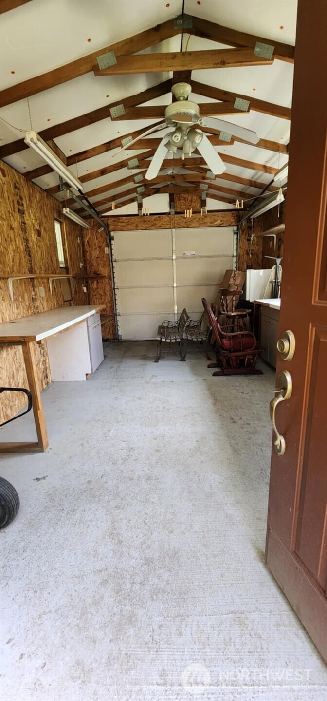 314 Insel Road Woodland, WA 98674 - Photo 9 of 32 a view of a room with gym equipment