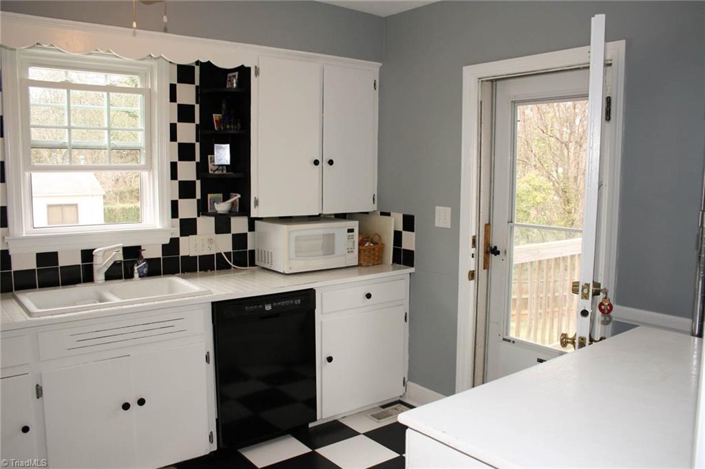 1920 Independence Road Greensboro, NC 27408 - Photo 11 of 28 Gallery Image 11