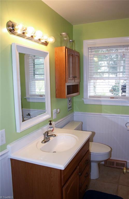 1920 Independence Road Greensboro, NC 27408 - Photo 18 of 28 Gallery Image 18