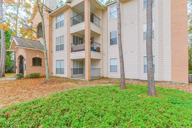 $225,000 | 8051 Bay Branch Drive, Unit 312, The Woodlands, TX 77382
