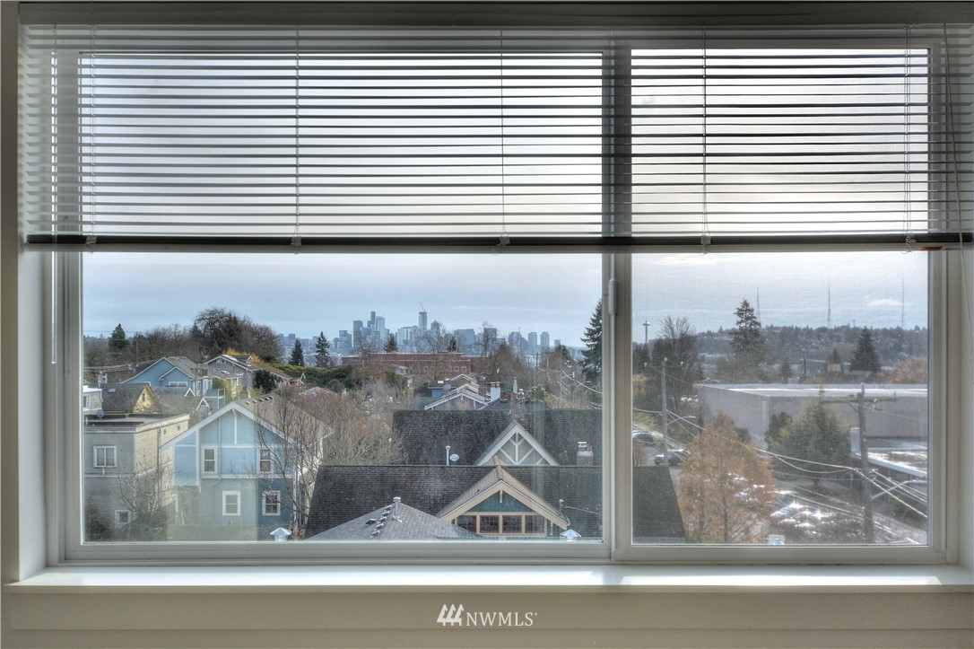 1601 North 45th Street, Unit 411 Seattle, WA 98103 - Photo 33 of 33 a view of a window