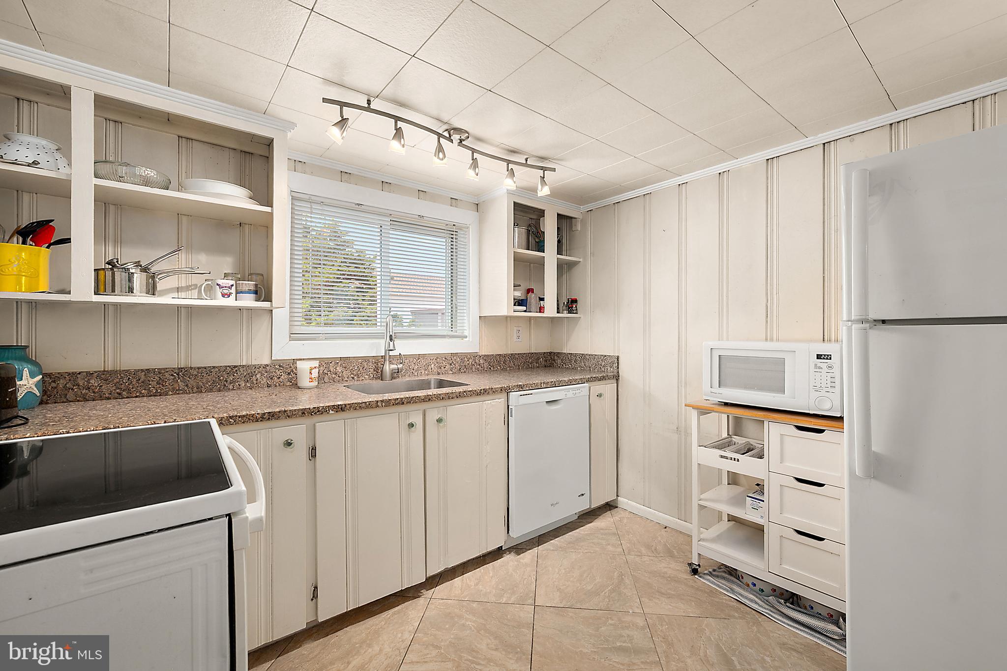 104 Bering Road Ocean City, MD 21842 - Photo 58 of 83 Guest house - 2nd floor - kitchen