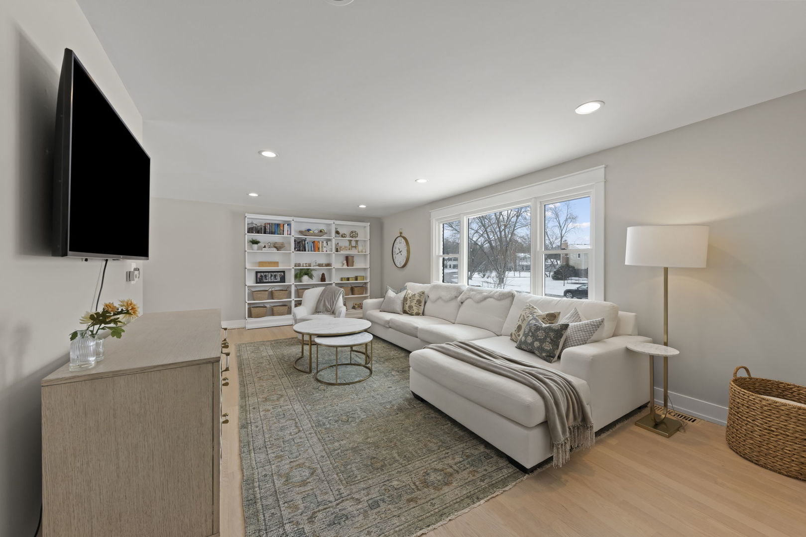 25W712 Chieftain Lane Wheaton, IL 60189 - Photo 4 of 39