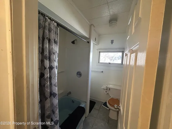 $1,500 | 945 Woodlawn Street, Scranton, PA 18509